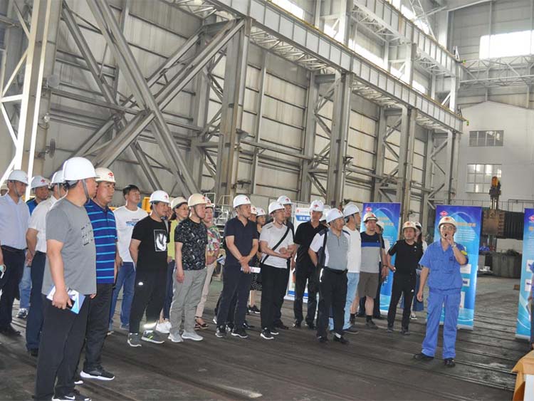 日日鲁鲁鲁夜夜爽爽狠狠视频97